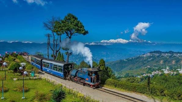 Darjeeling Diaries: Tea Gardens, Toy Trains and Himalayan Mornings